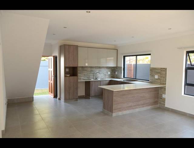 3 BEDROOM HOUSE FOR SALE IN GREEN HILLS